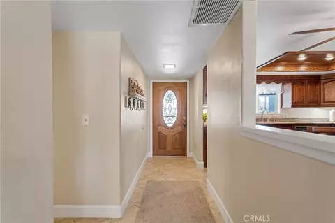 Entry Way - 10373 Kern Ave, Hesperia, CA 92345 photo 1 of 3