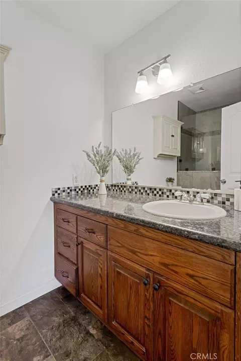 Bath - 10373 Kern Ave, Hesperia, CA 92345 photo 4 of 6