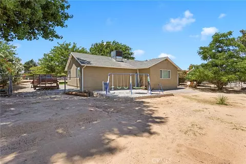 Exterior - 10373 Kern Ave, Hesperia, CA 92345 photo 11 of 13