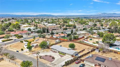 View/Area - 14204 Crow Rd, Apple Valley, CA 92307 photo 4 of 10
