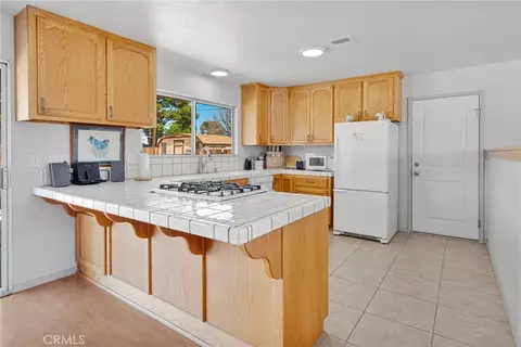 Kitchen - 14204 Crow Rd, Apple Valley, CA 92307 photo 1 of 4