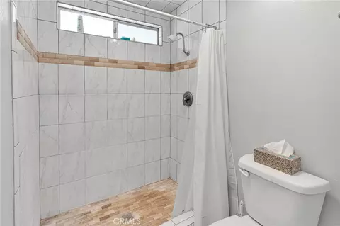 Bath - 14204 Crow Rd, Apple Valley, CA 92307 photo 4 of 5
