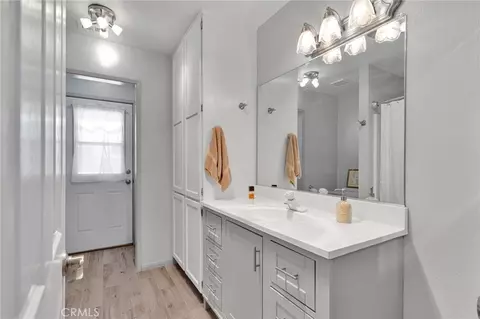 Bath - 14204 Crow Rd, Apple Valley, CA 92307 photo 1 of 5