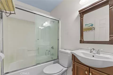 Bath - 19345 Warren, Riverside, CA 92508 photo 2 of 4