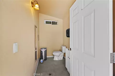 Bath - 19345 Warren, Riverside, CA 92508 photo 3 of 4