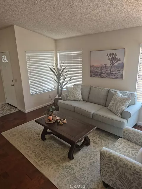 Living - 446 Stanford Dr, Barstow, CA 92311 photo 1 of 2