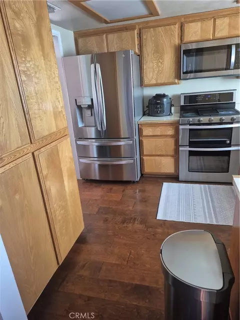 Kitchen - 446 Stanford Dr, Barstow, CA 92311 photo 3 of 3