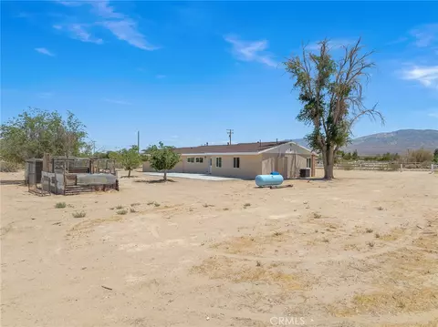 Exterior - 37436 Ables St, Lucerne Valley, CA 92356 photo 9 of 10