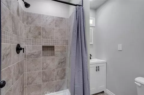 Bath - 37436 Ables St, Lucerne Valley, CA 92356 photo 2 of 3