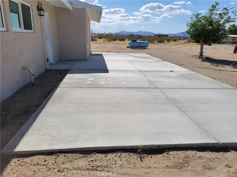 Exterior - 37436 Ables St, Lucerne Valley, CA 92356 photo 5 of 10