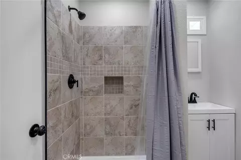 Bath - 37436 Ables St, Lucerne Valley, CA 92356 photo 3 of 3