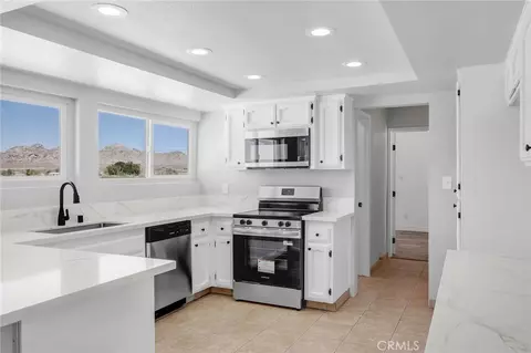 Kitchen - 37436 Ables St, Lucerne Valley, CA 92356 photo 1 of 1