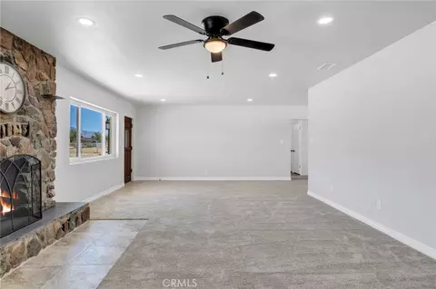 Living - 37436 Ables St, Lucerne Valley, CA 92356 photo 3 of 4