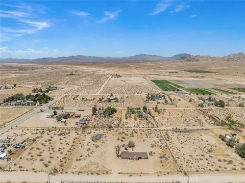 View/Area - 37436 Ables St, Lucerne Valley, CA 92356 photo 2 of 4