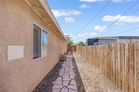 Exterior - 25380 Anderson Ave, Barstow, CA 92311 photo 6 of 10