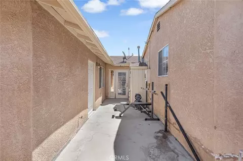 Exterior - 25380 Anderson Ave, Barstow, CA 92311 photo 7 of 10