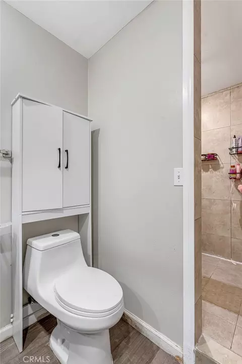 Bath - 25380 Anderson Ave, Barstow, CA 92311 photo 5 of 7