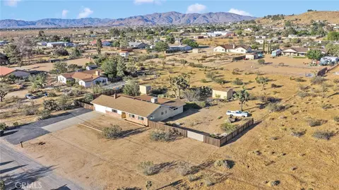 View/Area - 9393 Juniper St, Apple Valley, CA 92308 photo 8 of 11