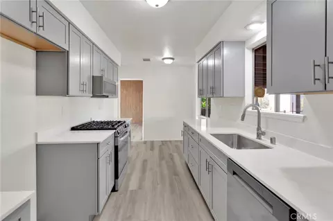 Kitchen - 9393 Juniper St, Apple Valley, CA 92308 photo 3 of 3