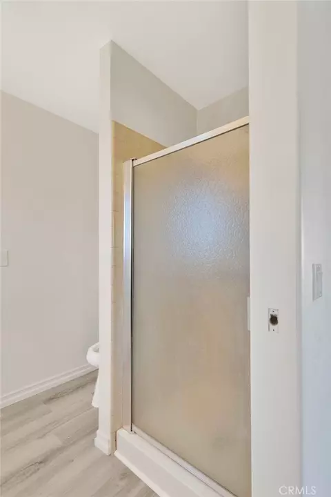 Bath - 9393 Juniper St, Apple Valley, CA 92308 photo 4 of 4