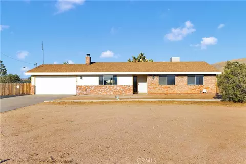 Exterior - 9393 Juniper St, Apple Valley, CA 92308 photo 2 of 10