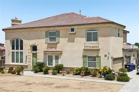 Exterior - 19216 Saguaro Way, Apple Valley, CA 92308 photo 3 of 13
