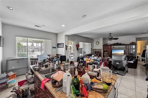 Kitchen - 19216 Saguaro Way, Apple Valley, CA 92308 photo 1 of 2