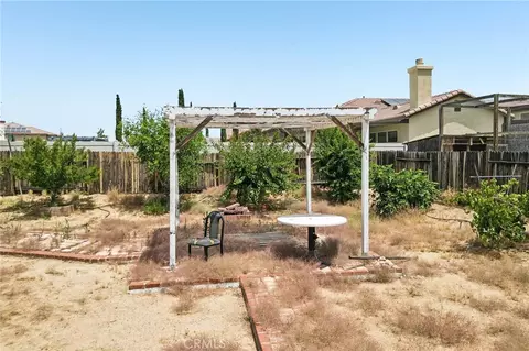 Exterior - 19216 Saguaro Way, Apple Valley, CA 92308 photo 6 of 13