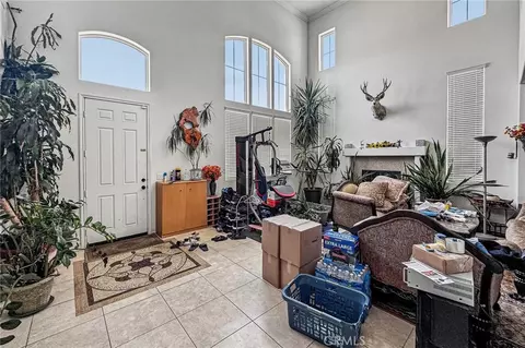 Entry Way - 19216 Saguaro Way, Apple Valley, CA 92308 photo 1 of 5