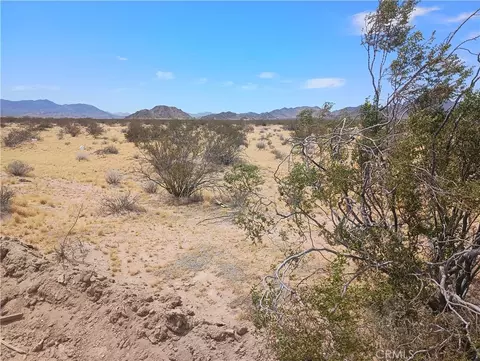 5 N Side, Lucerne Valley, CA 92356 photo 4