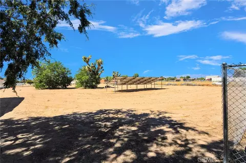 Exterior - 15129 Cedar St, Hesperia, CA 92345 photo 4 of 9