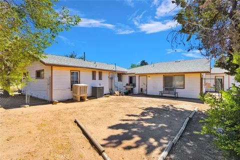Exterior - 15129 Cedar St, Hesperia, CA 92345 photo 8 of 9