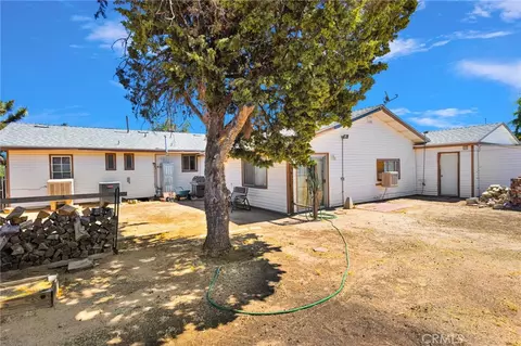 Exterior - 15129 Cedar St, Hesperia, CA 92345 photo 6 of 9