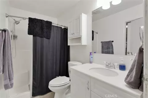 Bath - 15129 Cedar St, Hesperia, CA 92345 photo 1 of 2