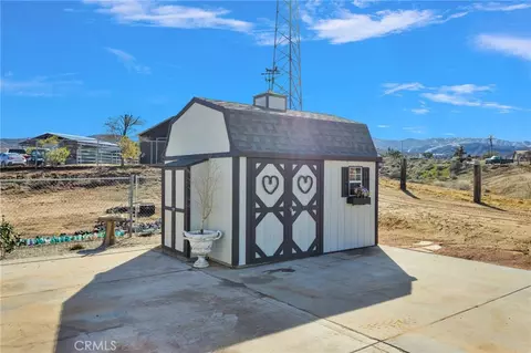 5205 Snow Line, Phelan, CA 92371 photo 4