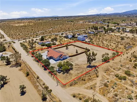 825 La Mesa Rd, Pinon Hills, CA 92372