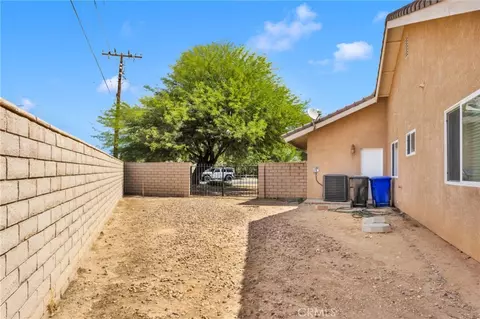 Exterior - 14128 Rincon, Apple Valley, CA 92307 photo 9 of 11