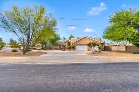 Exterior - 14128 Rincon, Apple Valley, CA 92307 photo 5 of 11