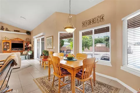 Dining - 14128 Rincon, Apple Valley, CA 92307 photo 2 of 3