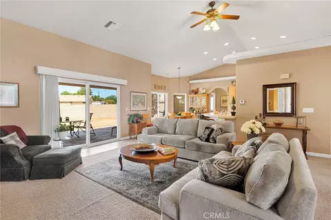 Living - 14128 Rincon, Apple Valley, CA 92307 photo 3 of 7