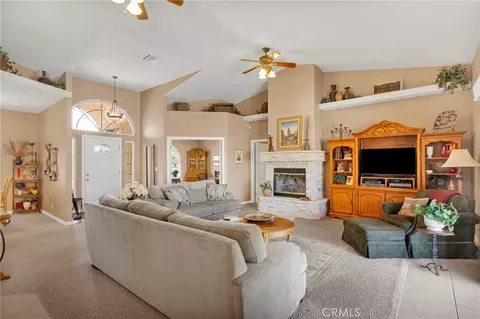 Living - 14128 Rincon, Apple Valley, CA 92307 photo 6 of 7