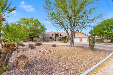 Exterior - 14128 Rincon, Apple Valley, CA 92307 photo 2 of 11