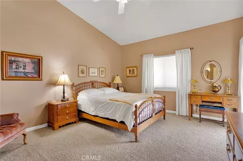Bedroom - 14128 Rincon, Apple Valley, CA 92307 photo 1 of 9