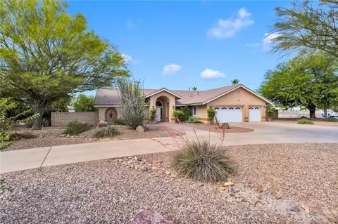 Exterior - 14128 Rincon, Apple Valley, CA 92307 photo 3 of 11