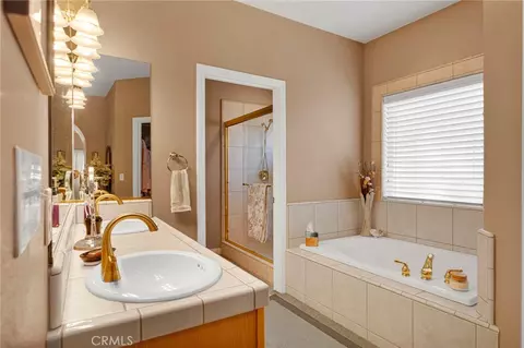 Bath - 14128 Rincon, Apple Valley, CA 92307 photo 1 of 4