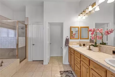 Entry Way - 19274 Kanbridge St, Apple Valley, CA 92308 photo 4 of 4