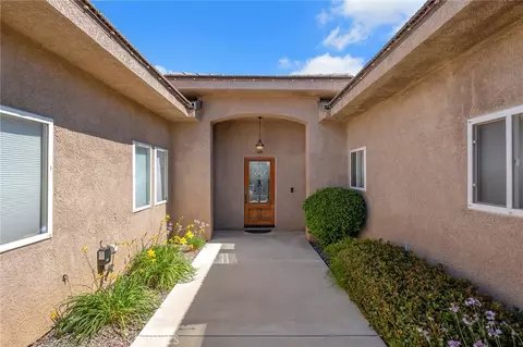 Entry Way - 19274 Kanbridge St, Apple Valley, CA 92308 photo 1 of 4