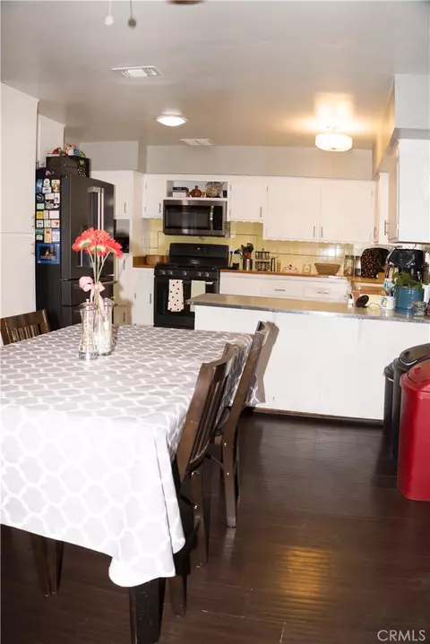 Kitchen - 13033 Chief Joseph, Apple Valley, CA 92308 photo 1 of 1