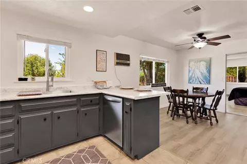 Kitchen - 31178 Pawnee, Lucerne Valley, CA 92356 photo 4 of 4