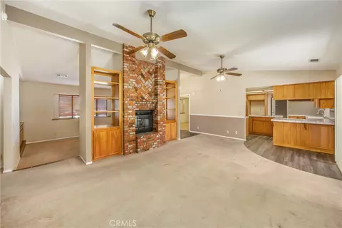 Living - 16466 Tude, Apple Valley, CA 92307 photo 12 of 15